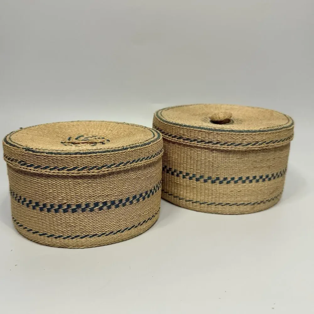 Set 2 Beige Teal Green Tightly Woven Nesting Baskets Lids Boxes Round 5.75